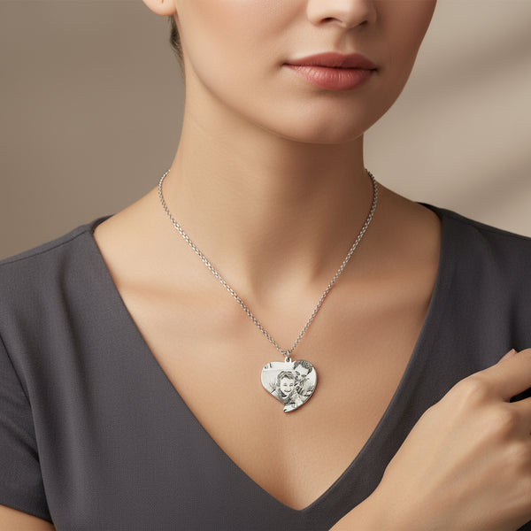 Personalized heart photo necklace / Nova